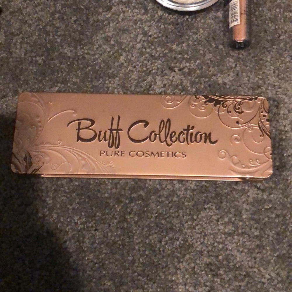 Pure cosmetics eyeshadow pallet